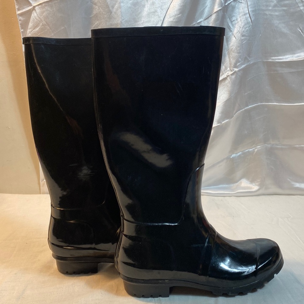 Target women’s Black boots Size 9 new